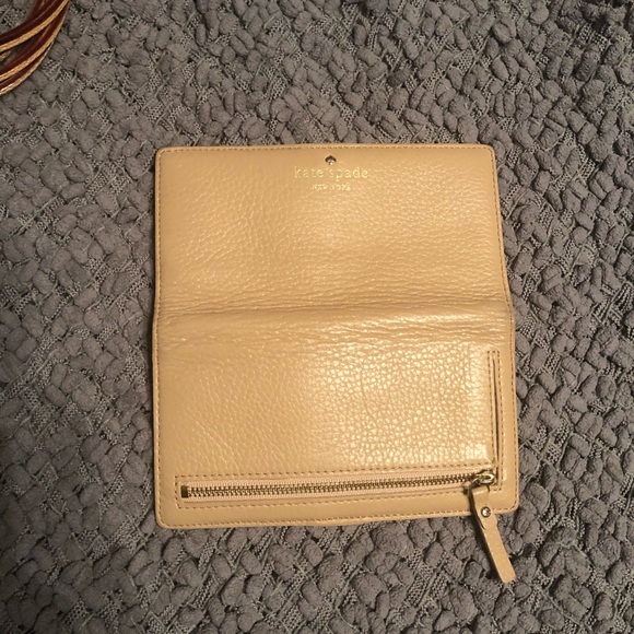 Kate Spade wallet - Picture 4 of 4